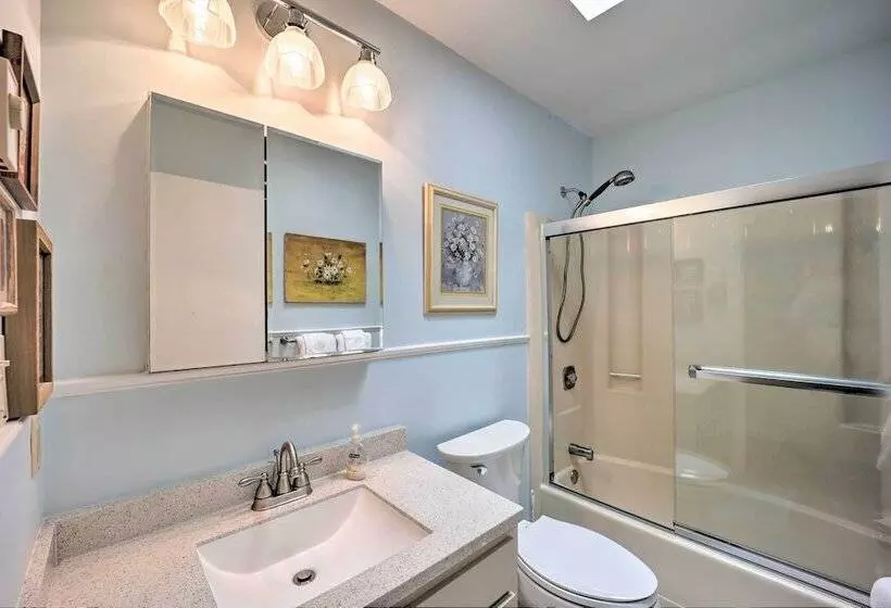 Riverfront Newland Home W/ Pool & Golf Club Access