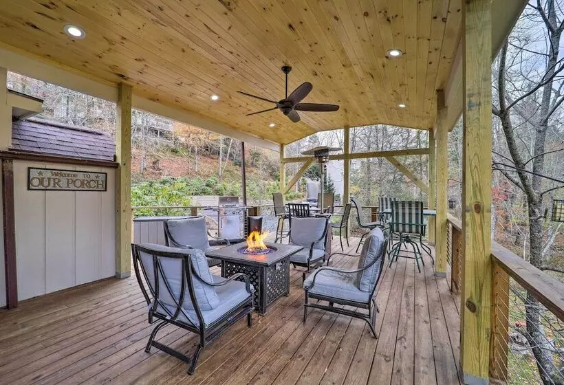 Riverfront Newland Home W/ Pool & Golf Club Access