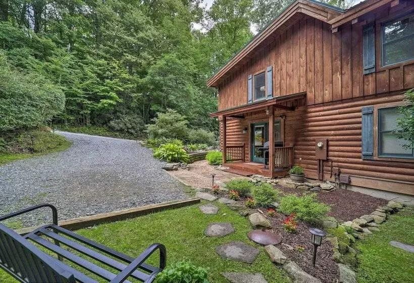 Peaceful  Rocky Creek Cabin  W/ Hot Tub & Views!