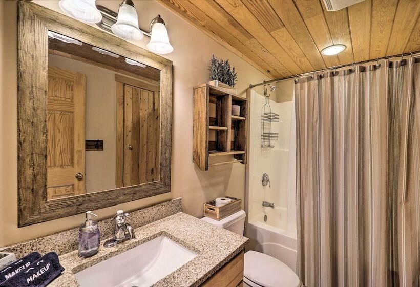 Peaceful  Rocky Creek Cabin  W/ Hot Tub & Views!