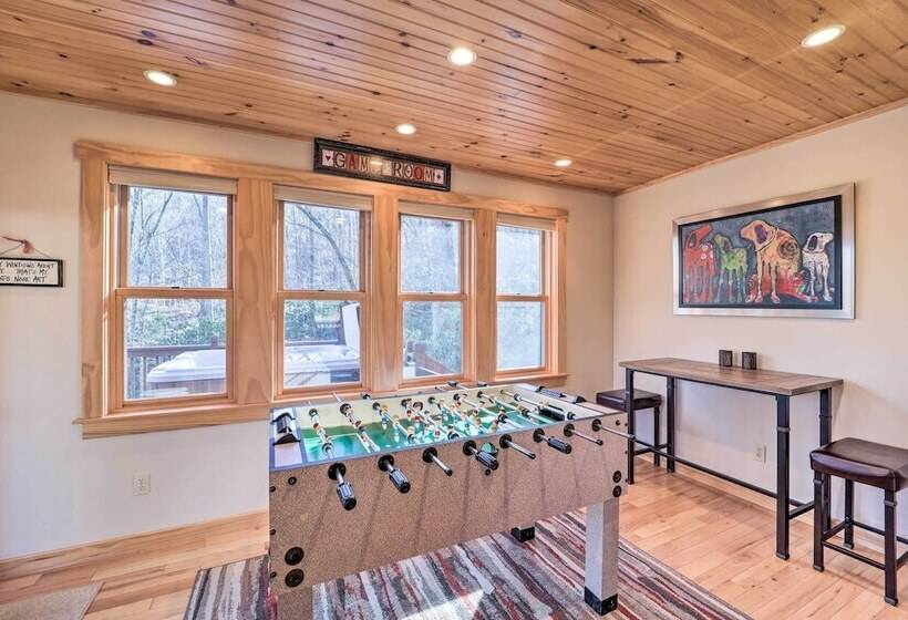 Peaceful  Rocky Creek Cabin  W/ Hot Tub & Views!