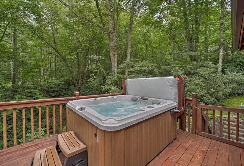 Peaceful  Rocky Creek Cabin  W/ Hot Tub & Views!