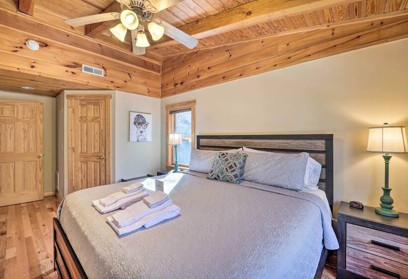 Peaceful  Rocky Creek Cabin  W/ Hot Tub & Views!