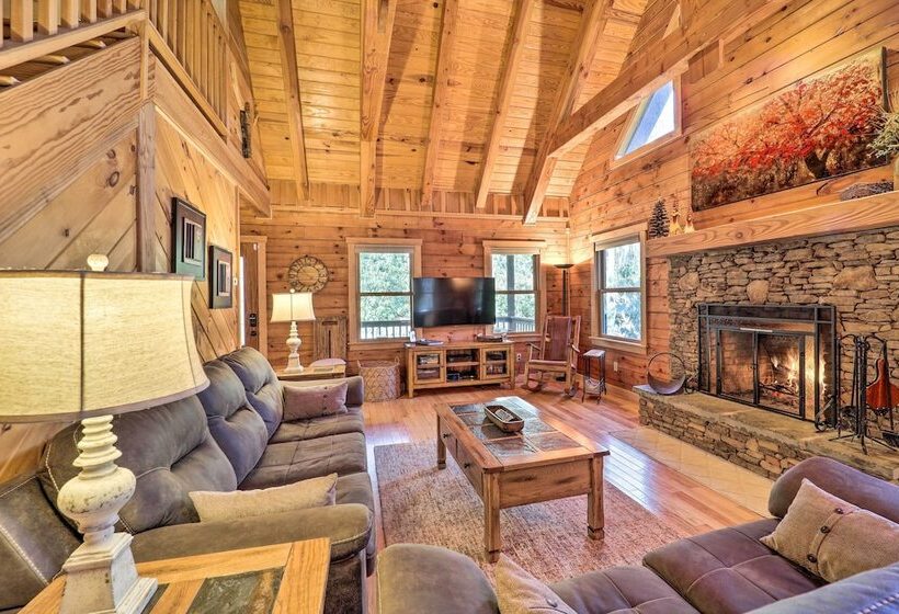 Peaceful  Rocky Creek Cabin  W/ Hot Tub & Views!