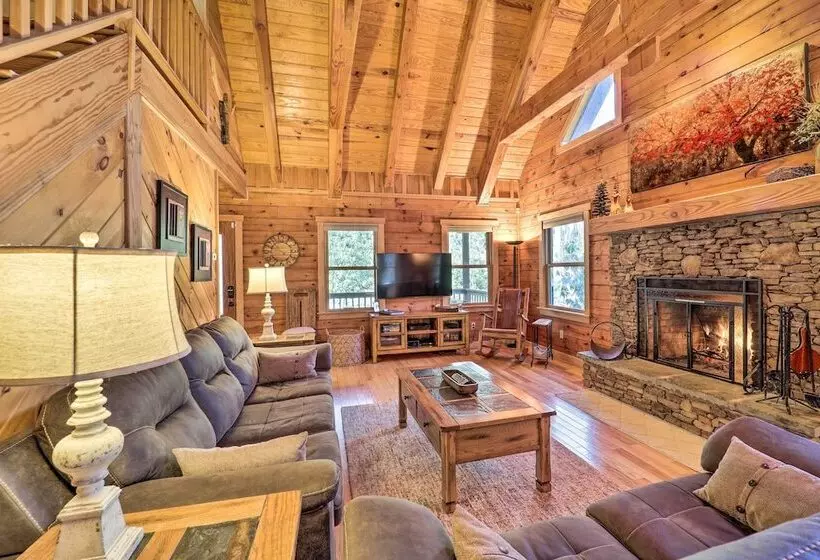 Peaceful  Rocky Creek Cabin  W/ Hot Tub & Views!