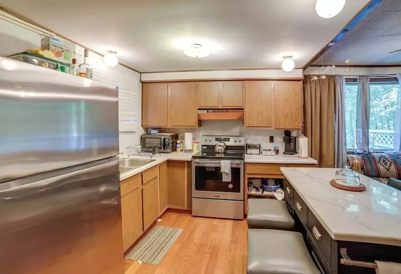 Rustic Cottage With Fire Pit & Private Yard!