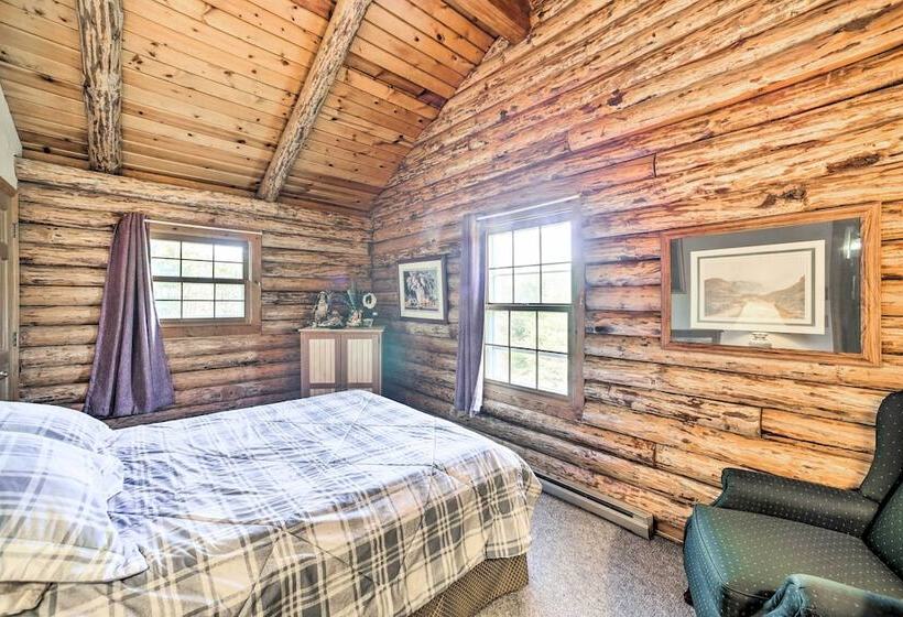 Pet Friendly New York Cabin W/ Hot Tub & Game Room
