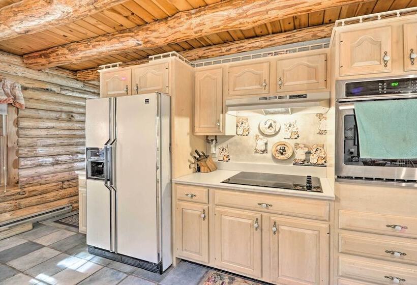Pet Friendly New York Cabin W/ Hot Tub & Game Room