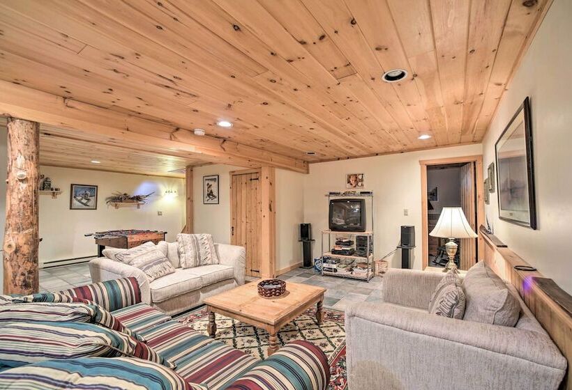 Pet Friendly New York Cabin W/ Hot Tub & Game Room