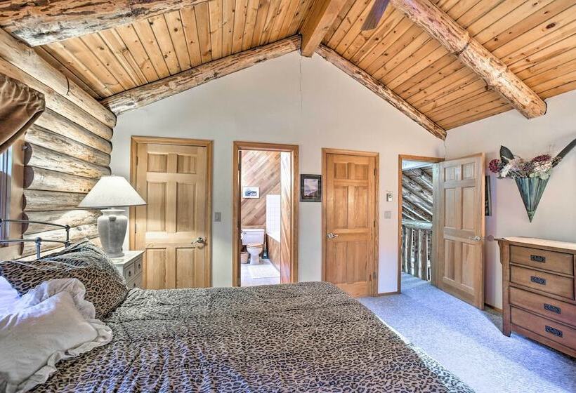 Pet Friendly New York Cabin W/ Hot Tub & Game Room