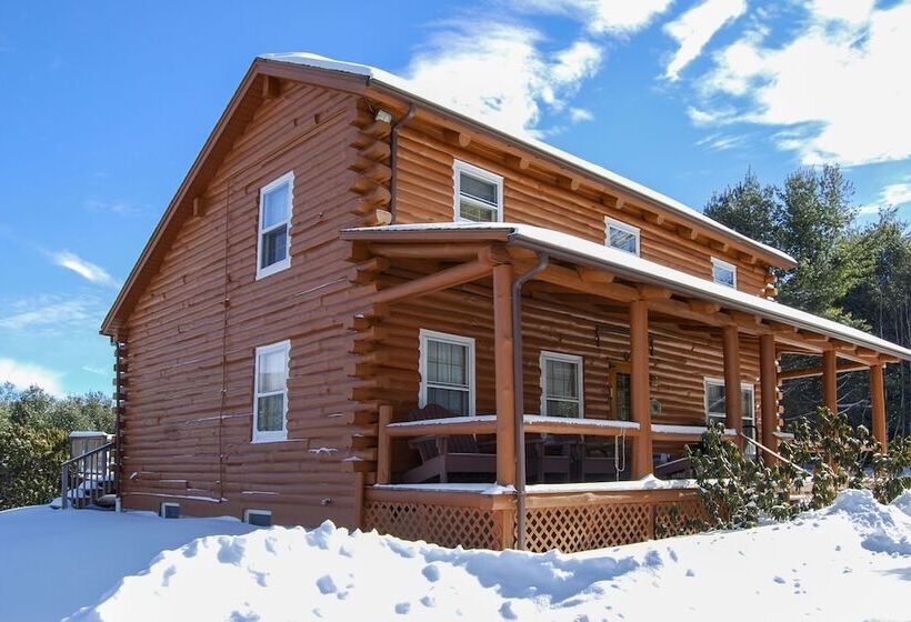 Pet Friendly New York Cabin W/ Hot Tub & Game Room