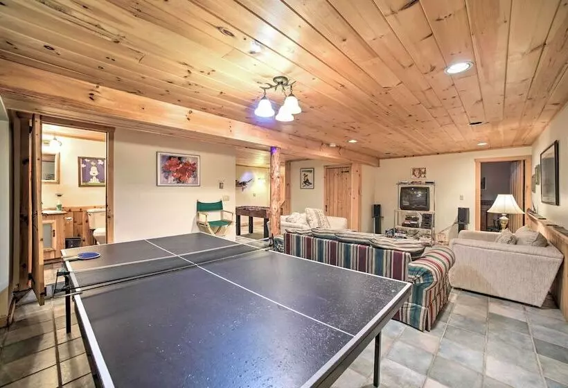 Pet Friendly New York Cabin W/ Hot Tub & Game Room