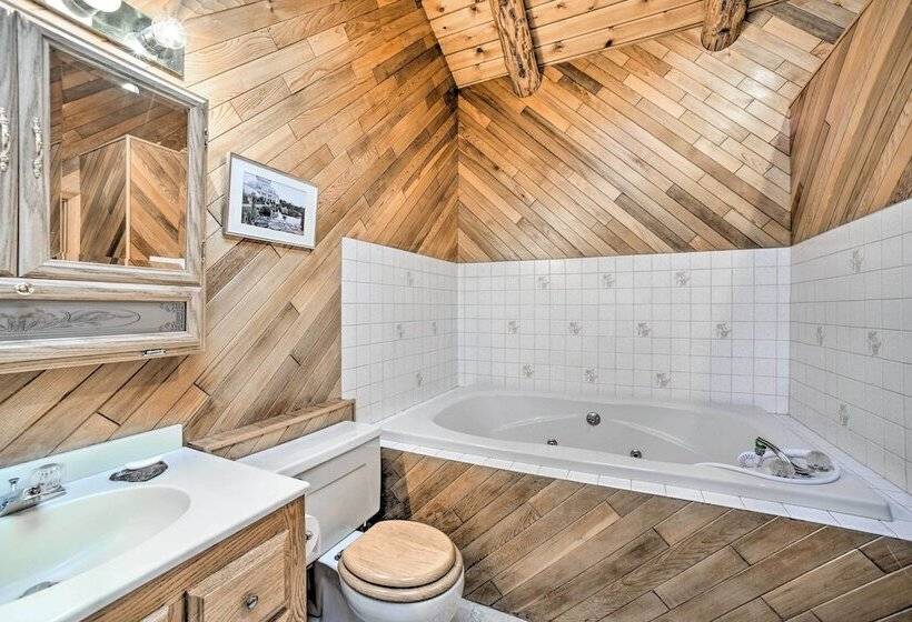 Pet Friendly New York Cabin W/ Hot Tub & Game Room
