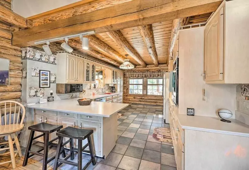 Pet Friendly New York Cabin W/ Hot Tub & Game Room