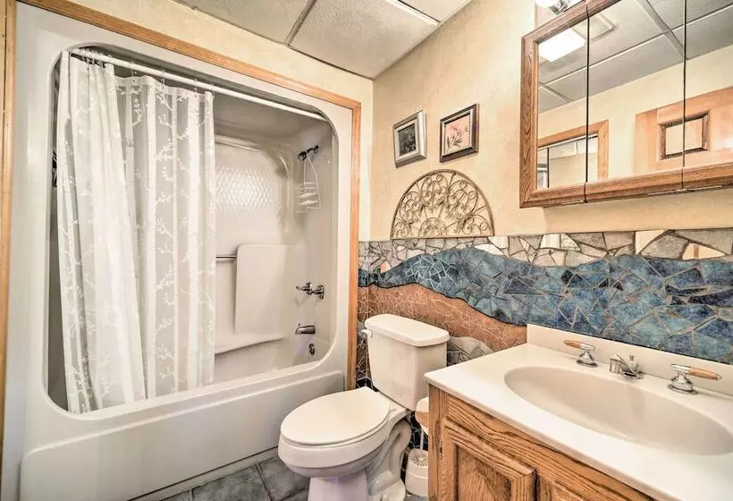 Pet Friendly New York Cabin W/ Hot Tub & Game Room