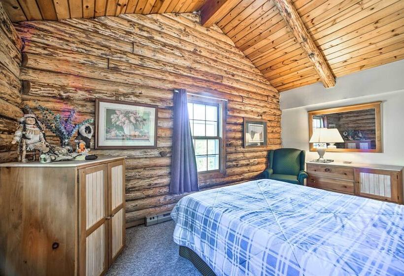 Pet Friendly New York Cabin W/ Hot Tub & Game Room