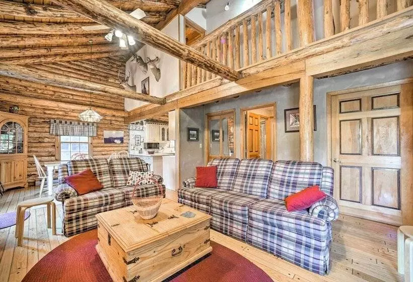 Pet Friendly New York Cabin W/ Hot Tub & Game Room