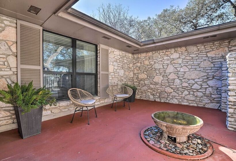 Lovely San Antonio Home ~ 13 Mi To Downtown!