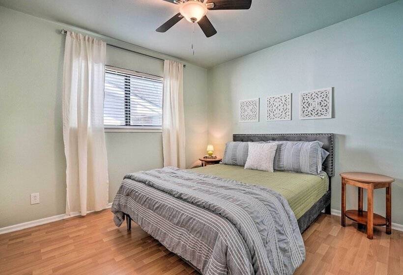 Lovely San Antonio Home ~ 13 Mi To Downtown!