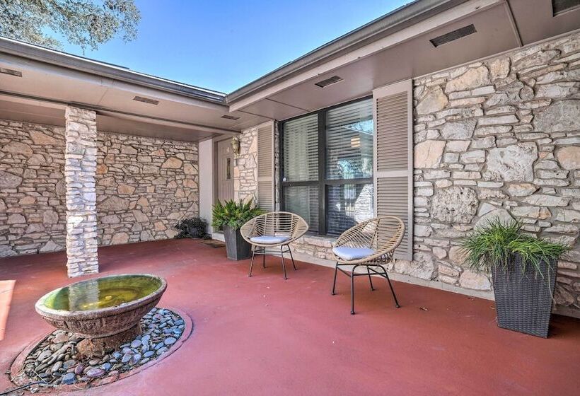 Lovely San Antonio Home ~ 13 Mi To Downtown!