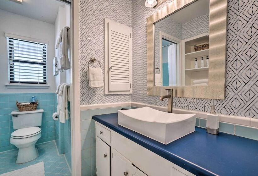 Lovely San Antonio Home ~ 13 Mi To Downtown!