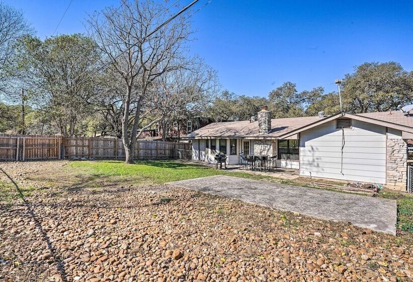 Lovely San Antonio Home ~ 13 Mi To Downtown!