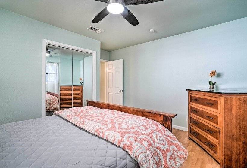 Lovely San Antonio Home ~ 13 Mi To Downtown!