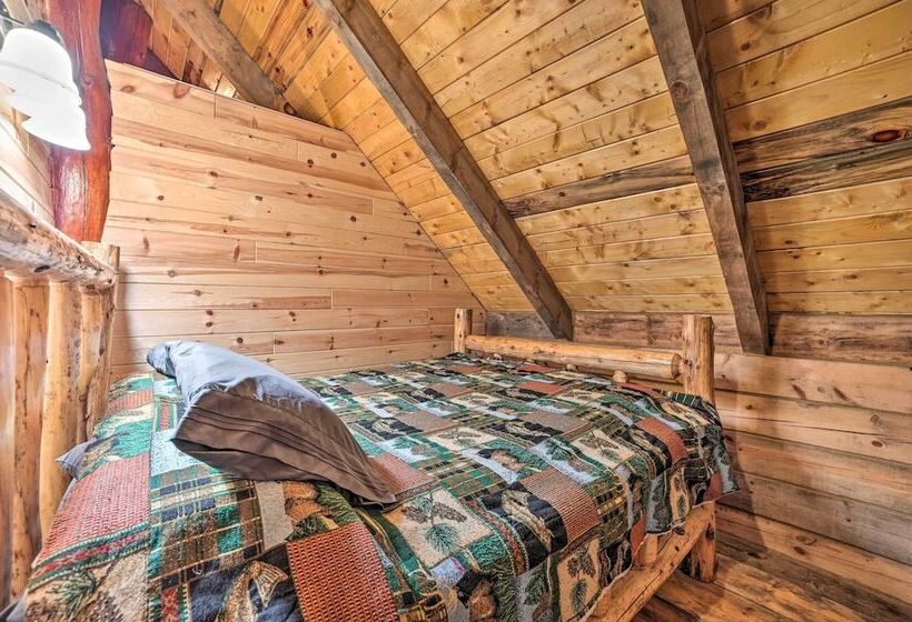 Secluded Vanderbilt Cabin, 9 Mi To Treetops!