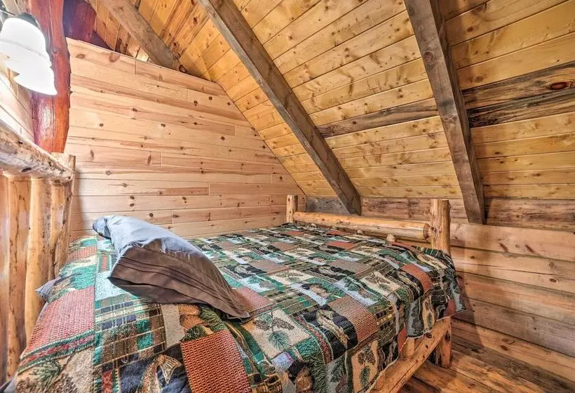 Secluded Vanderbilt Cabin, 9 Mi To Treetops!