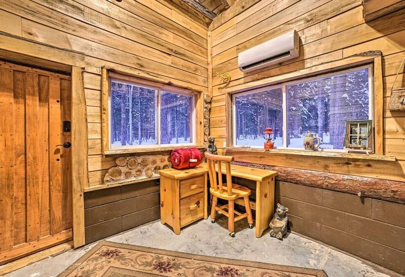 Secluded Vanderbilt Cabin, 9 Mi To Treetops!