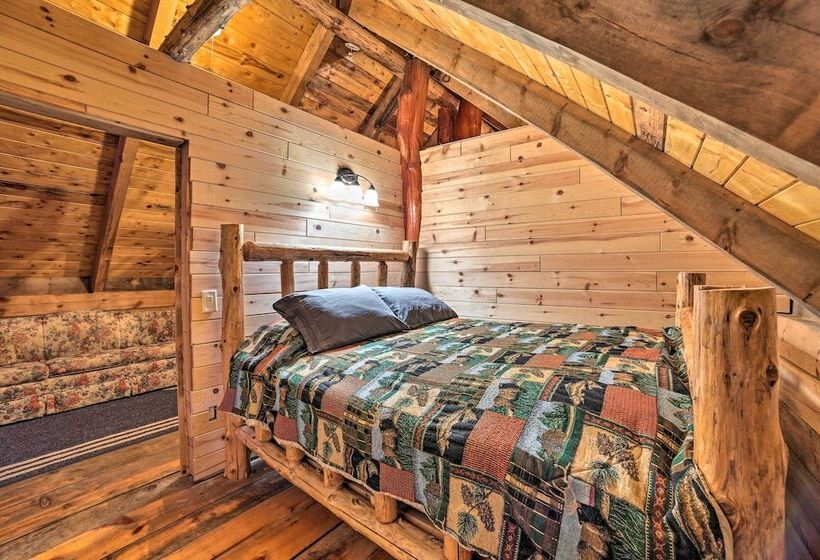 Secluded Vanderbilt Cabin, 9 Mi To Treetops!