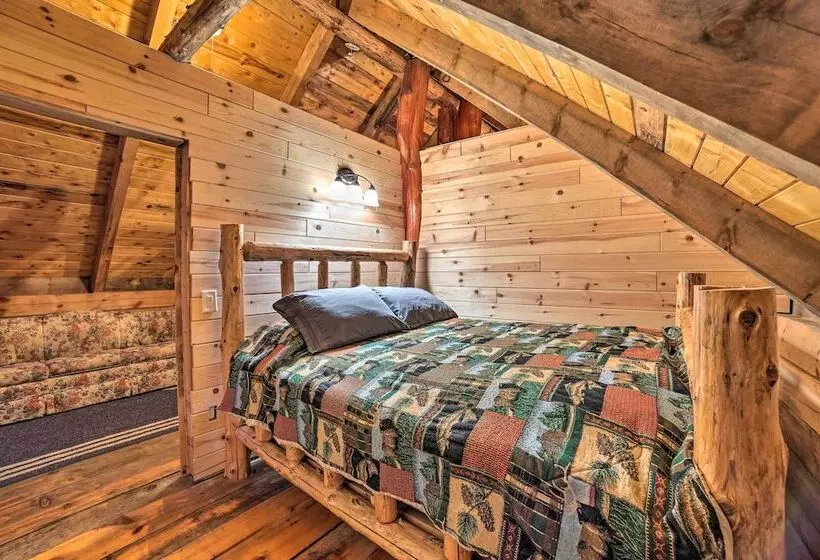 Secluded Vanderbilt Cabin, 9 Mi To Treetops!