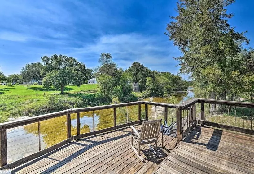 Spacious Glen Rose Home On Paluxy Riverfront