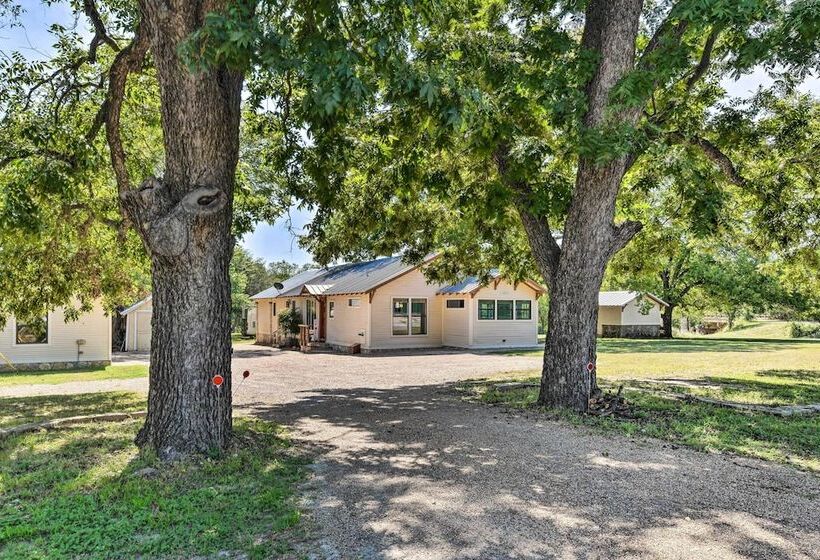 Spacious Glen Rose Home On Paluxy Riverfront