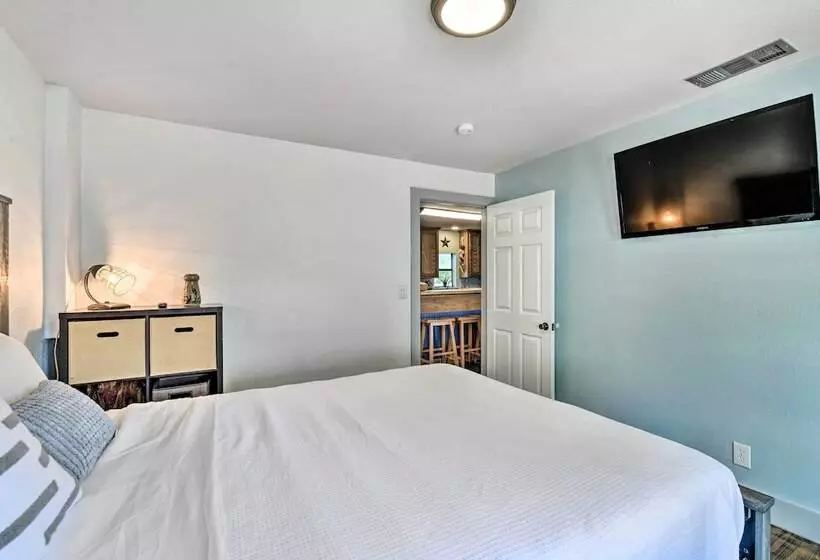 Spacious Glen Rose Home On Paluxy Riverfront