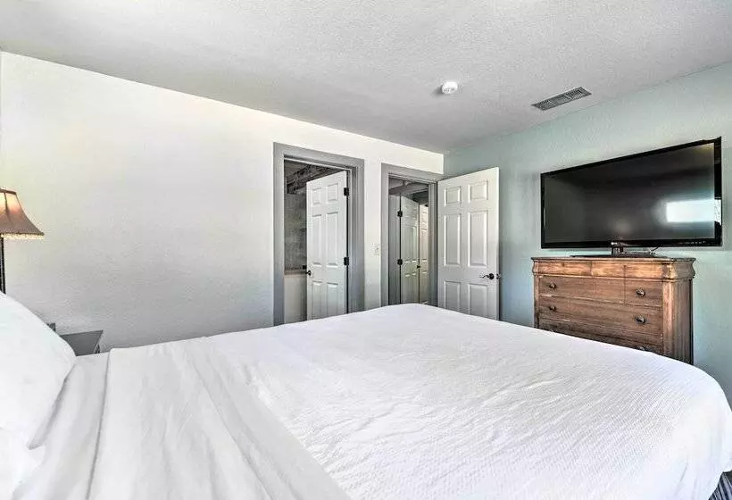 Spacious Glen Rose Home On Paluxy Riverfront