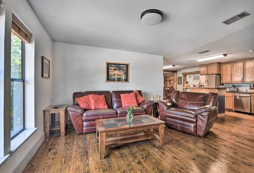 Spacious Glen Rose Home On Paluxy Riverfront