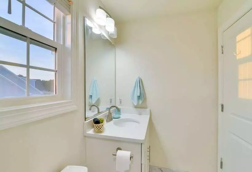 Stunning Cape Charles Retreat ~ 1 Mi To Beach