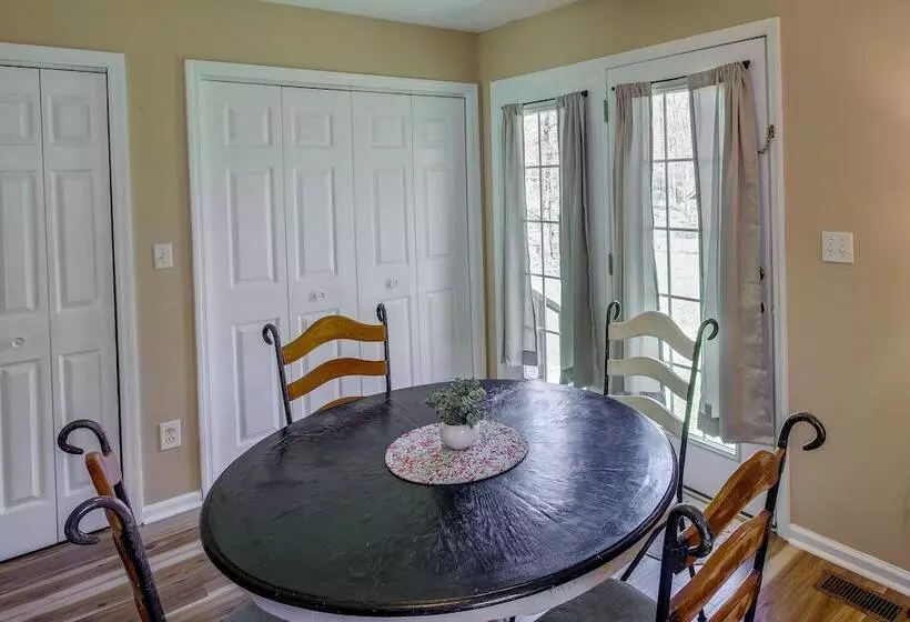 Tracy City Home Near South Cumberland State Park!