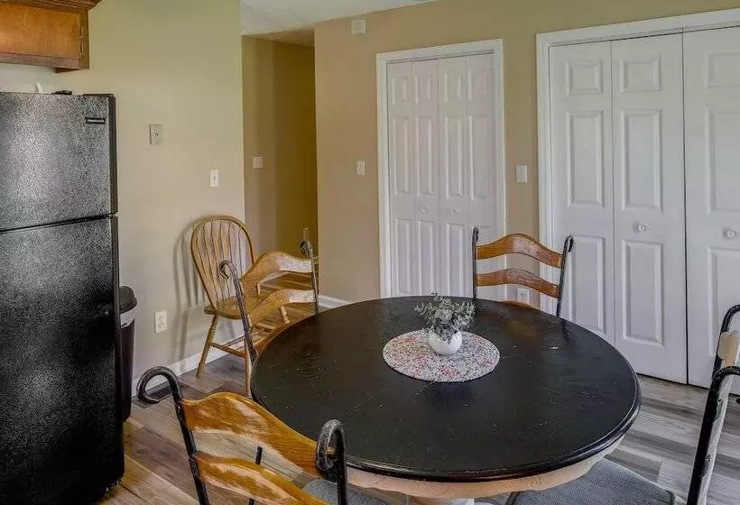 Tracy City Home Near South Cumberland State Park!