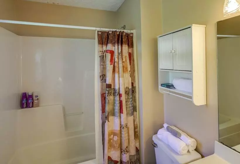 Tracy City Home Near South Cumberland State Park!