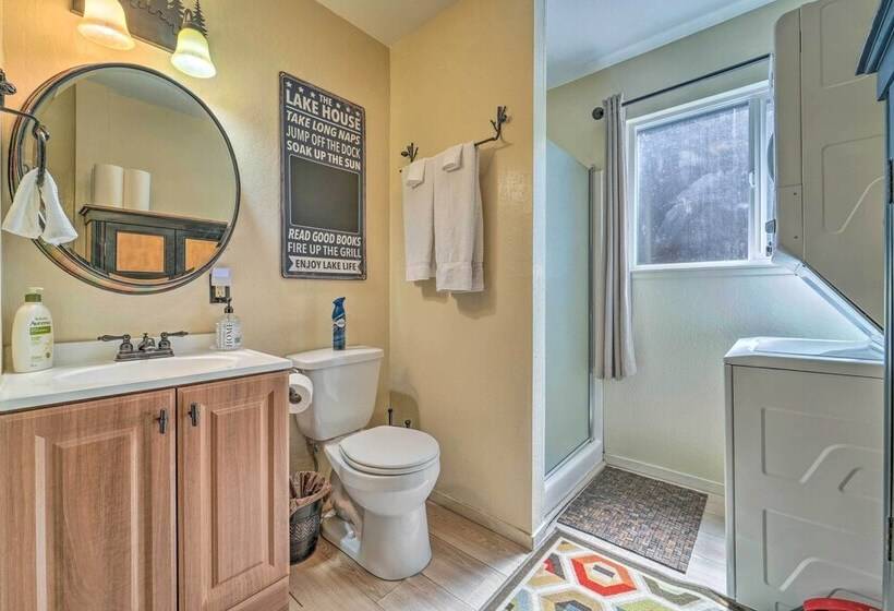 Near Lake: Cabin W/ Fire Pit & Grill In Truckee!