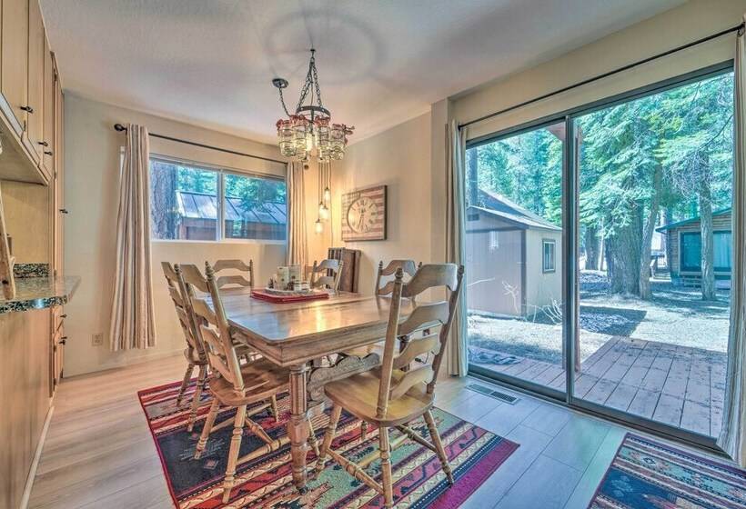 Near Lake: Cabin W/ Fire Pit & Grill In Truckee!
