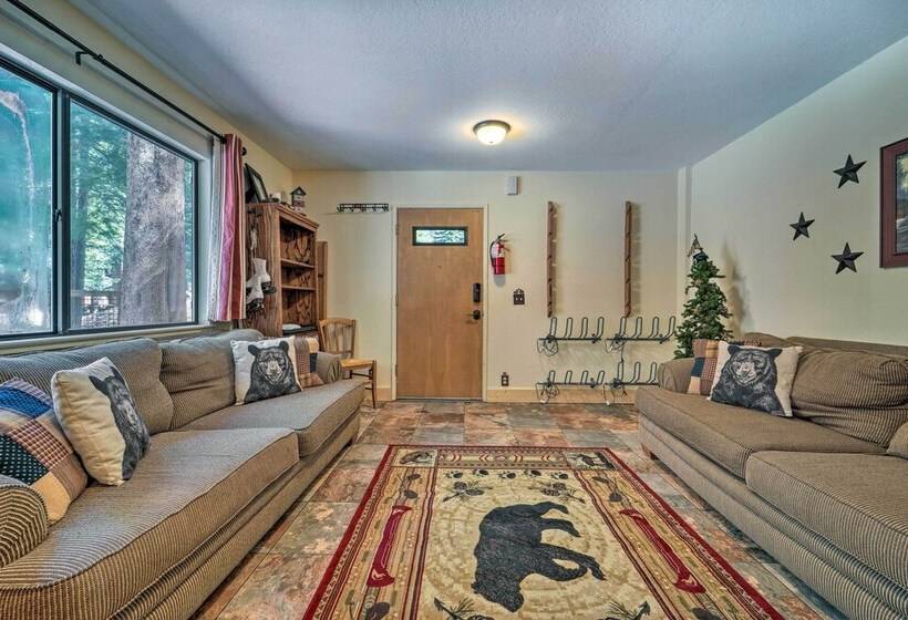 Near Lake: Cabin W/ Fire Pit & Grill In Truckee!