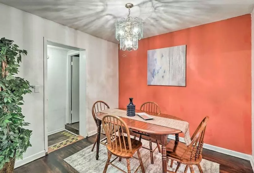 Welcoming Jacksonville Home < 9 Mi To Beach!