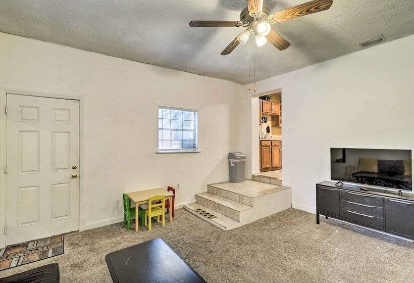 Welcoming Jacksonville Home < 9 Mi To Beach!