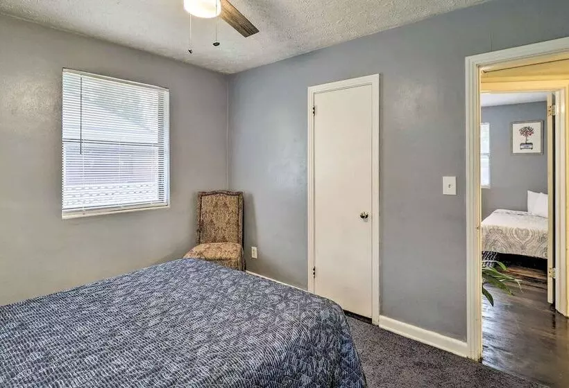 Welcoming Jacksonville Home < 9 Mi To Beach!