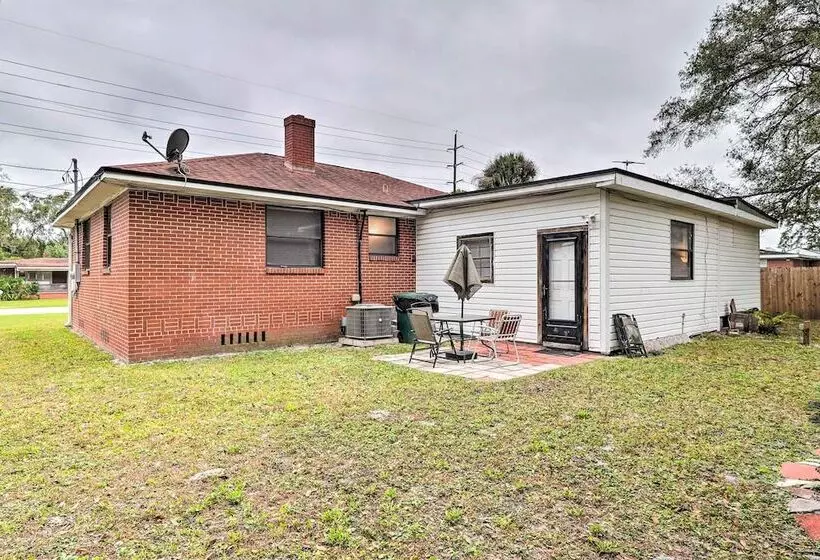 Welcoming Jacksonville Home < 9 Mi To Beach!