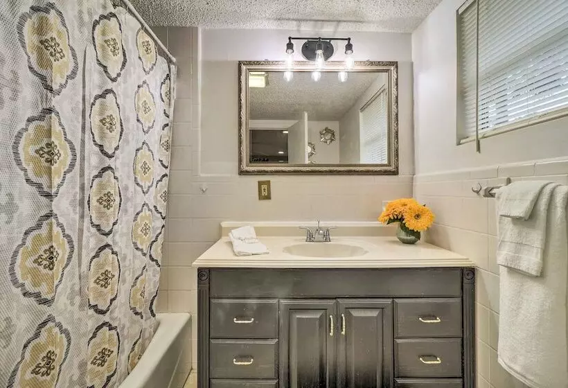 Welcoming Jacksonville Home < 9 Mi To Beach!