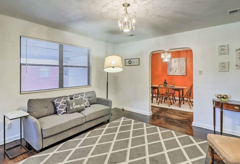 Welcoming Jacksonville Home < 9 Mi To Beach!